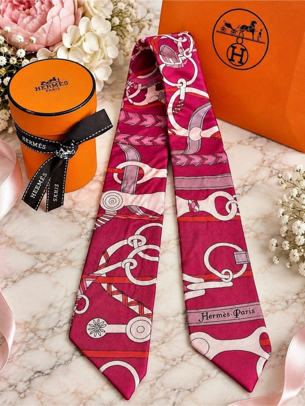 Hermès Boucles et Maillons Pink Silk Twilly Scarf